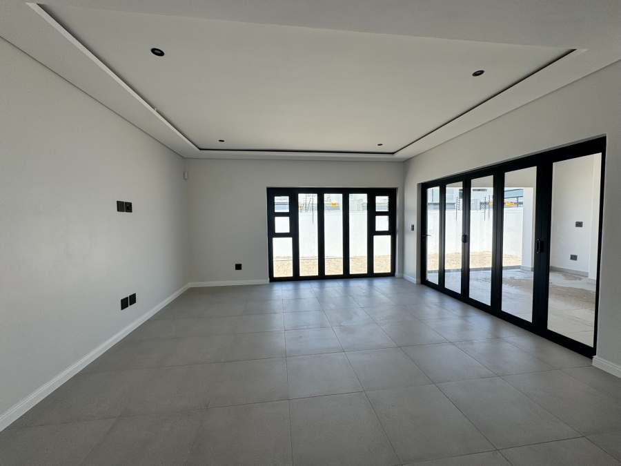 4 Bedroom Property for Sale in Sandown Western Cape